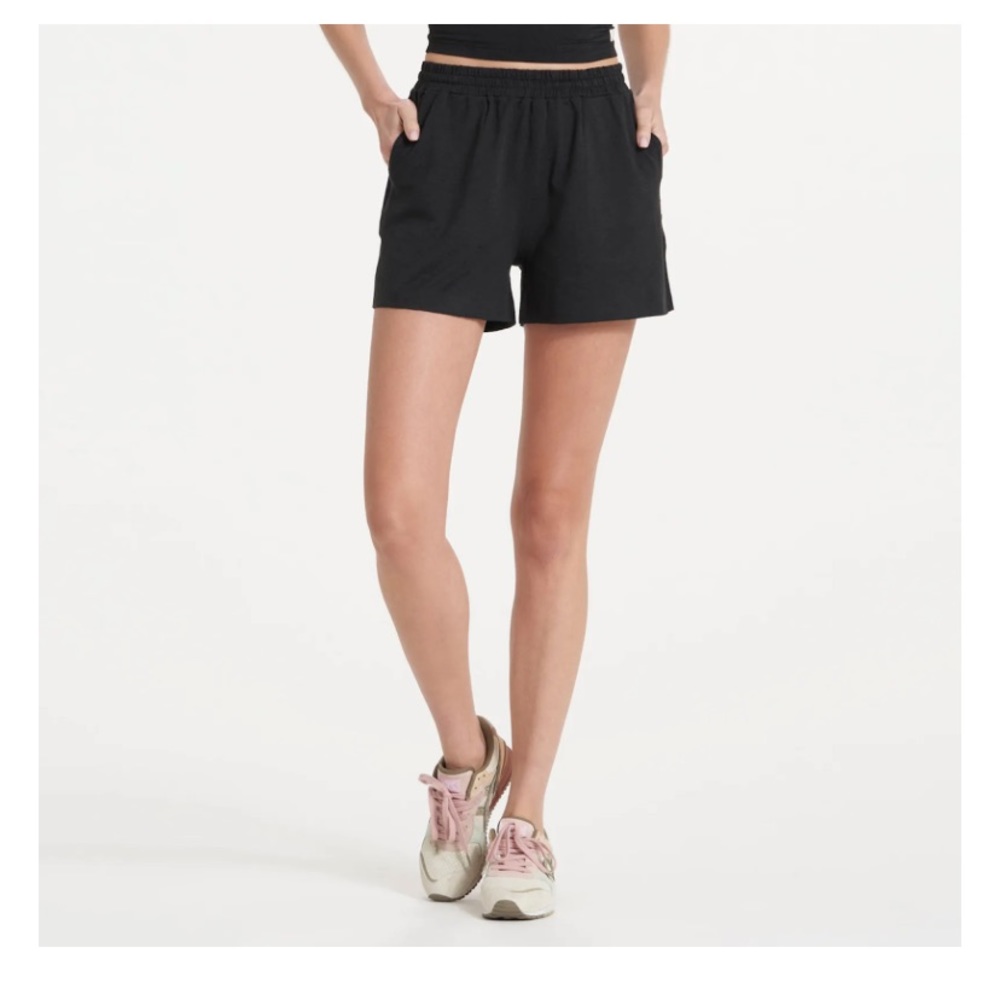 Vuori Boyfriend Shorts NWOT